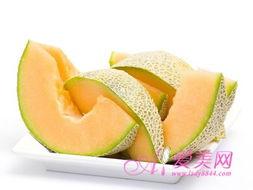 中秋吃哈密瓜,甜蜜哈密瓜共享时光