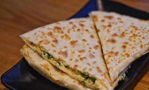 大妈吃瓜饼的视频,趣味横生美食瞬间